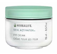Improve skin firmness around the eye area for a refreshed look.